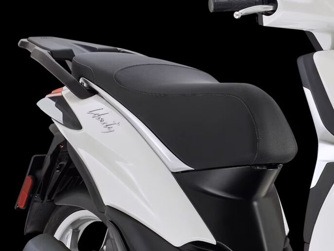 Piaggio_Liberty-125_Hotspot_900x675_Sella_1