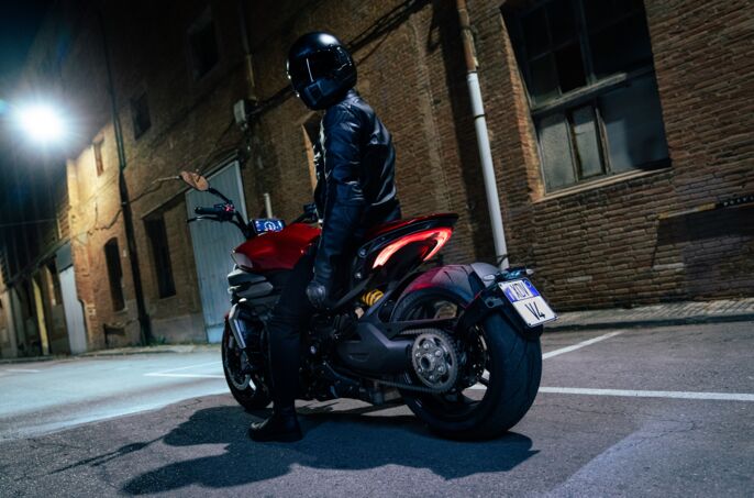 MY25_XDIAVELV4_DYN _24__UC750378_High