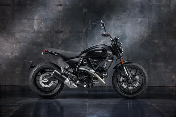 04_-_my25_scrambler_dark___5__uc702901_mid_large