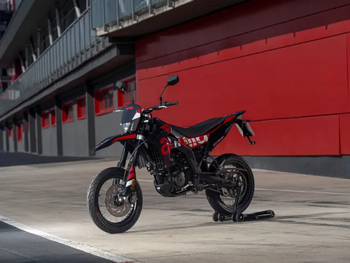 Aprilia_SX_1_1920x1440
