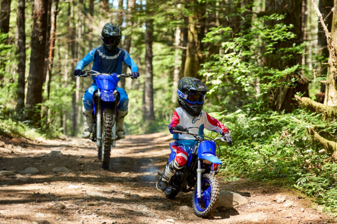 2026-Yamaha-PW50-EU-Icon_Blue-Action-003-03