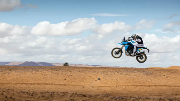 2026-Yamaha-XTZ700SPR-EU-Sky_Blue-Action-018-03