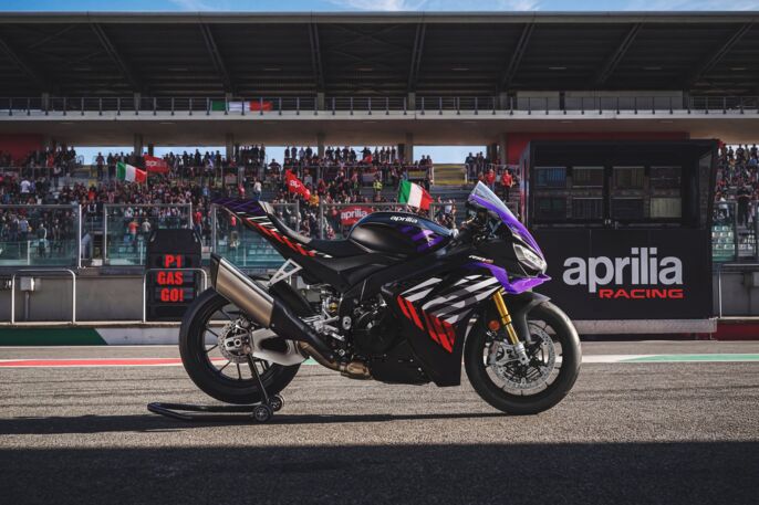 GAL-PREM-Aprilia-RSV4-Factory-D-3840x2560-G