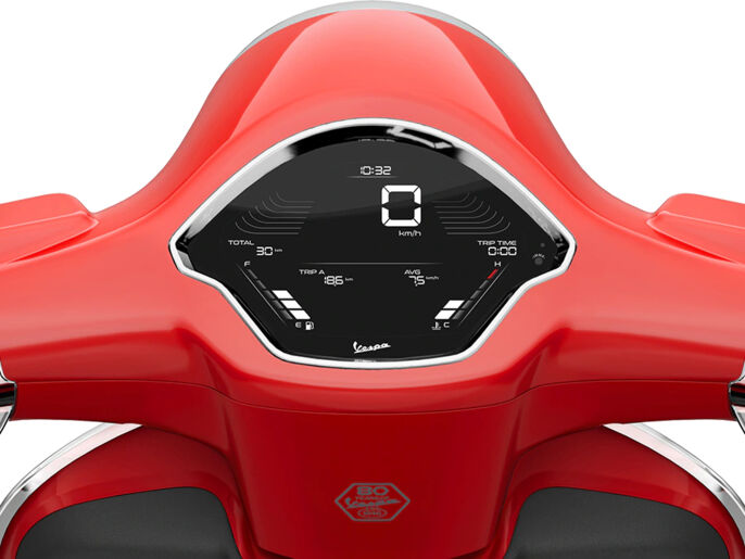 HS-Vespa-Red-125-DM-900x675-Technology