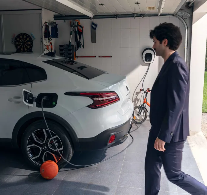 Citroen_C4X_recharge_garage_maison_2880_2717.jpg