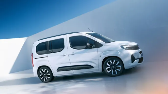 opel-combo-life-my2023-bev-exterior-tg02-16x9-ezgif.com-avif-to-jpg-converter (1)