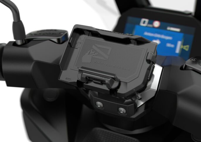 P90571775_highRes_the-new-bmw-c-400-x-