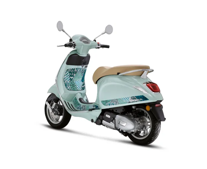 04-vespa-batik