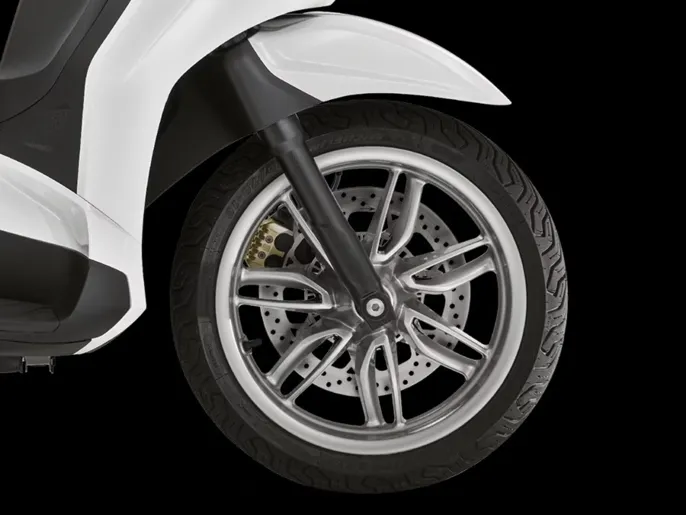 Piaggio_Beverly_310_BiancoLuna_900x675-ruota