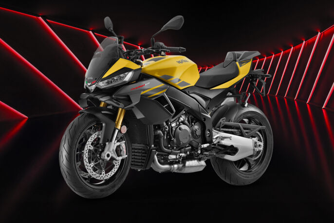 Aprilia_Facelift_Tuono_1920x1280_Scorpion-Yellow-SX_1