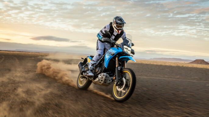 2026-Yamaha-XTZ700SPR-EU-Sky_Blue-Action-011-03
