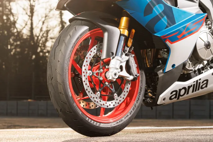 Aprilia_RS660_Wall-img_1920x1280_ruota_anteriore