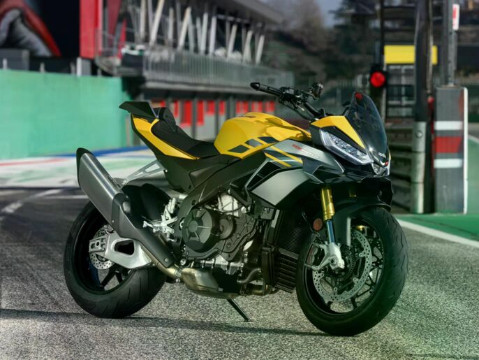 Aprilia_TuonoV4_wall-image_1920x1440_4