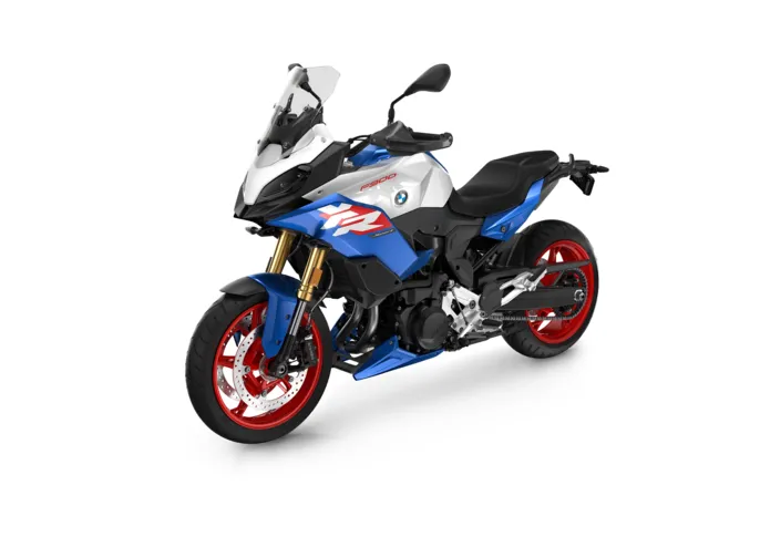 P90579152_highRes_the-new-bmw-f-900-xr