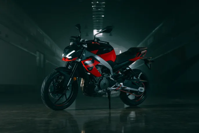 05-Aprilia-Tuono-457