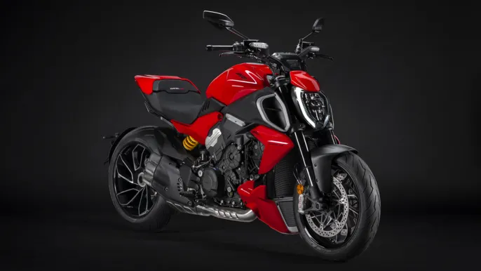 Ducati-Diavel-V4-MY23-overview-gallery-1920x1080-01