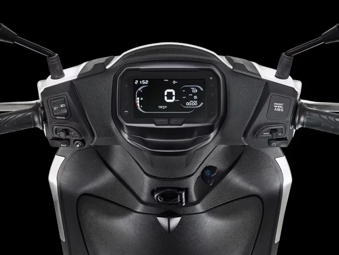 Piaggio_Liberty-125_Hotspot_900x675_Display_1
