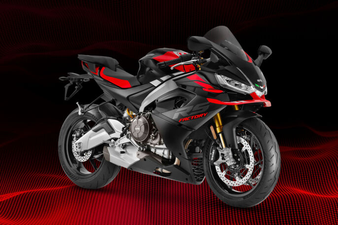 Aprilia_RS660-Factory_Prem-Gallery_1920x1280_Nero-Rosso_2