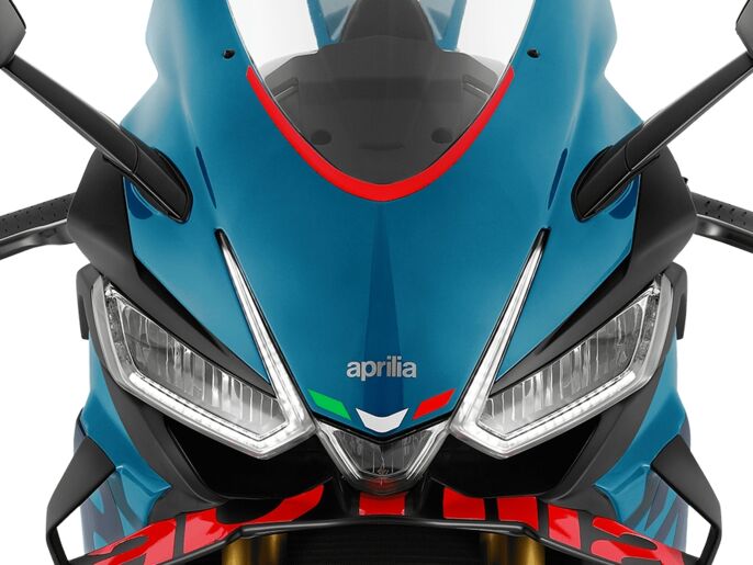 Aprilia_Facelift_RSV4-Base_PDP_Tab_900x675_Fari_1 (1)