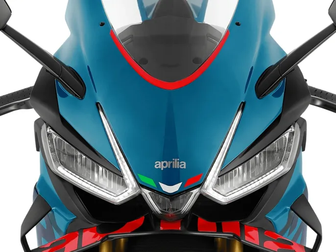Aprilia_Facelift_RSV4-Base_PDP_Tab_900x675_Fari_1 (1)