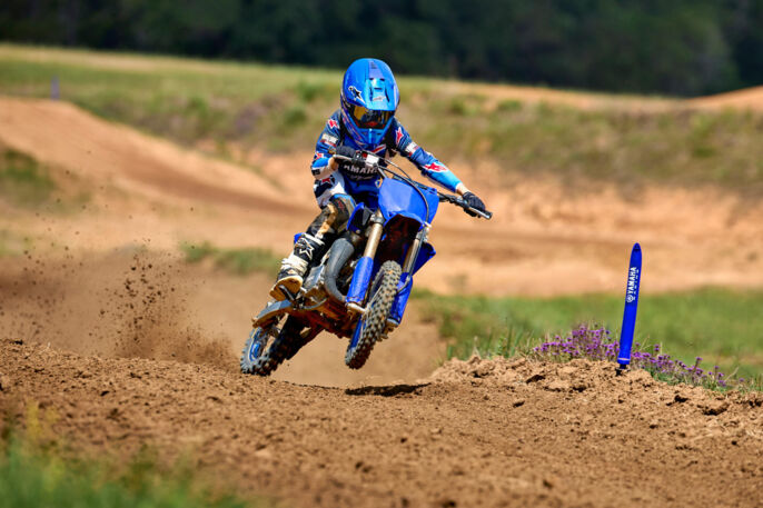 2026-Yamaha-YZ65-EU-Icon_Blue-Action-003-03