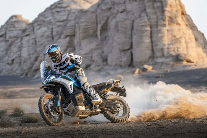 CFMOTO_1000MT-X_Outdoors_4-scaled