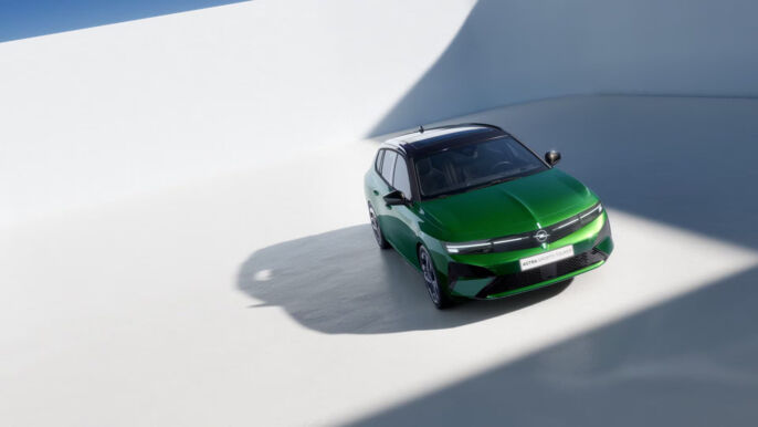 Opel_Astra_ST_Scrollytelling_Desktop_000