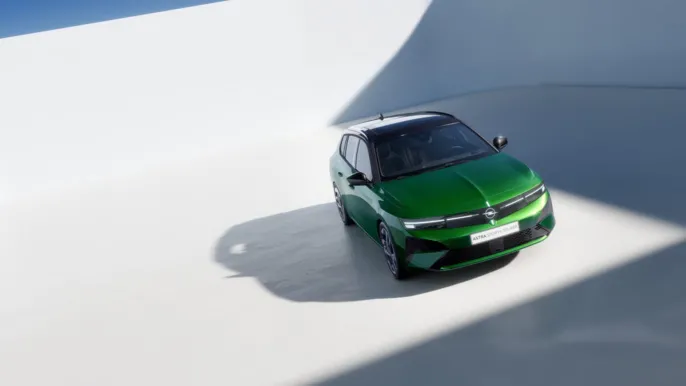 Opel_Astra_ST_Scrollytelling_Desktop_000