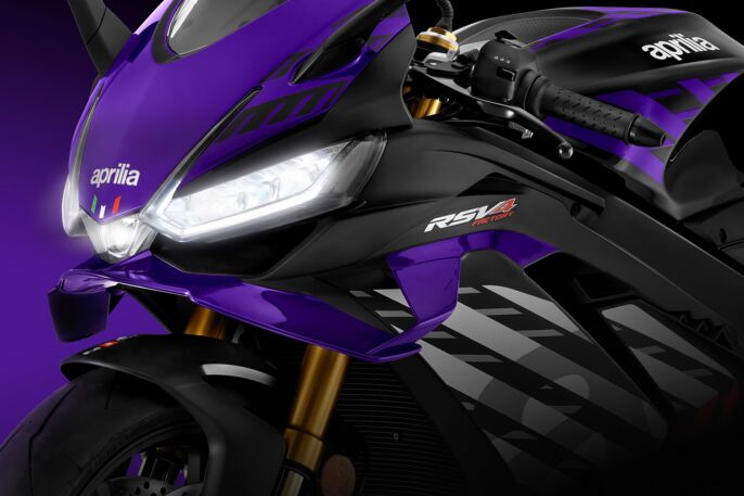GAL-PREM-Aprilia-RSV4-Factory-D-3840x2560-A