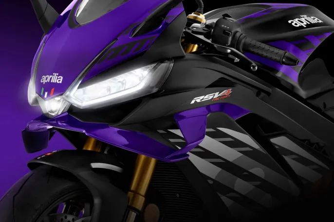 GAL-PREM-Aprilia-RSV4-Factory-D-3840x2560-A