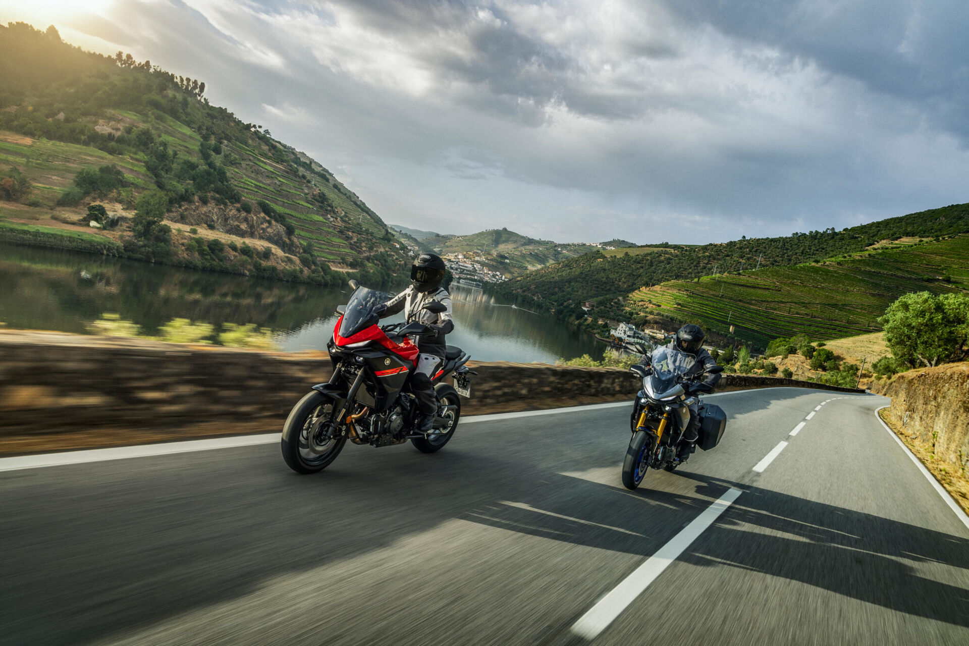 Tracer 7 Y-AMT - Tracer 7 Y-AMT