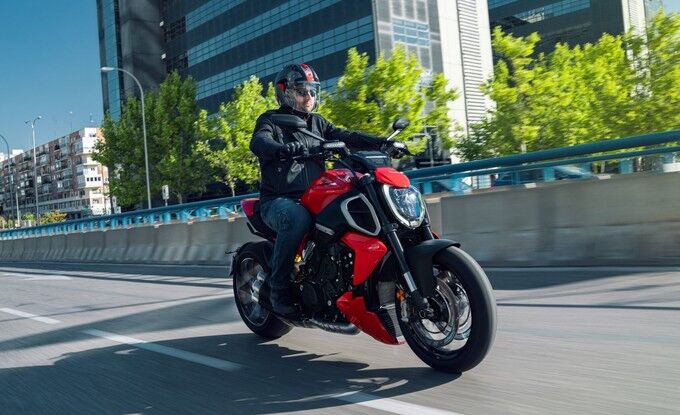 Diavel V4