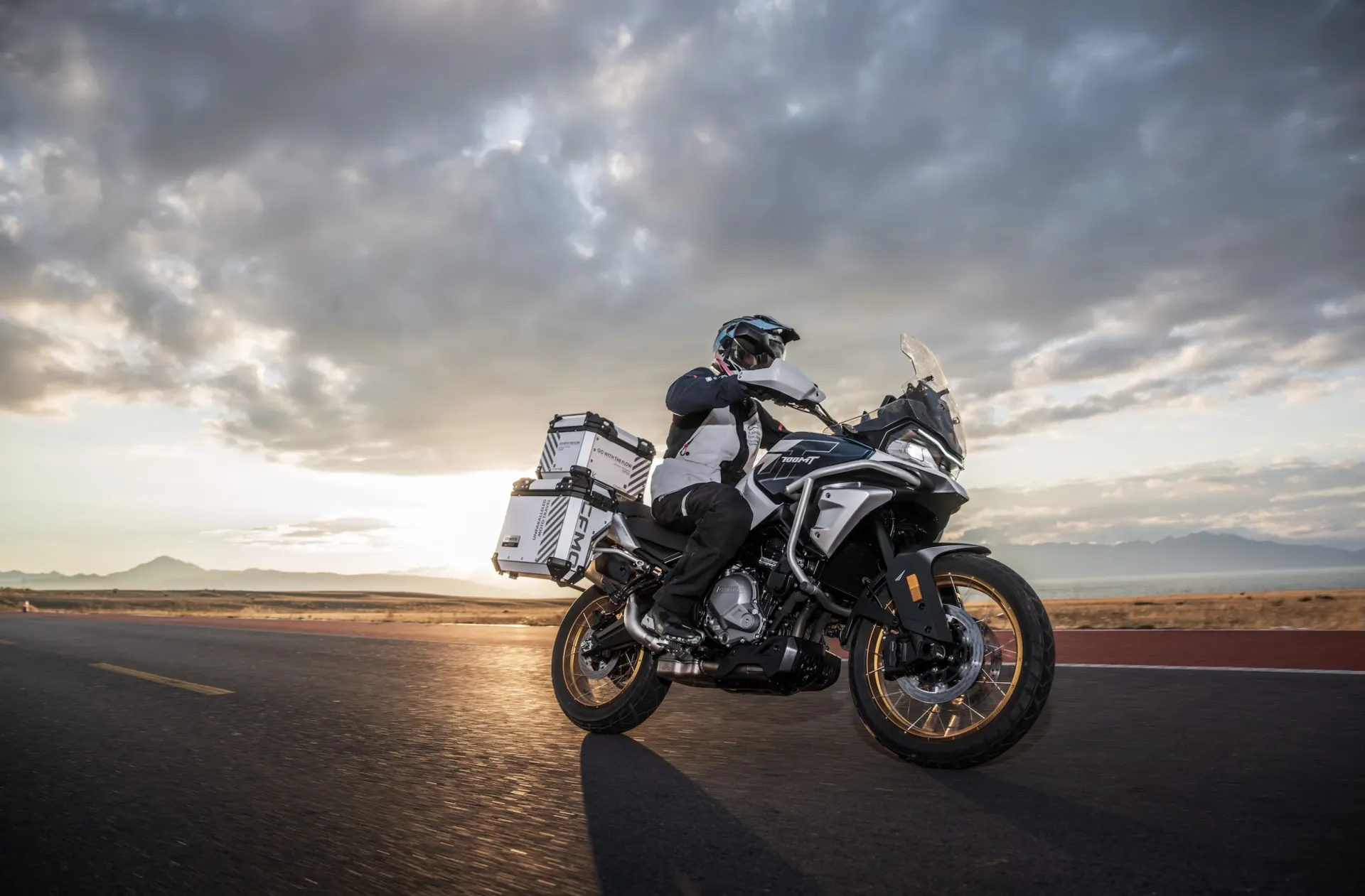 700MT Adventure